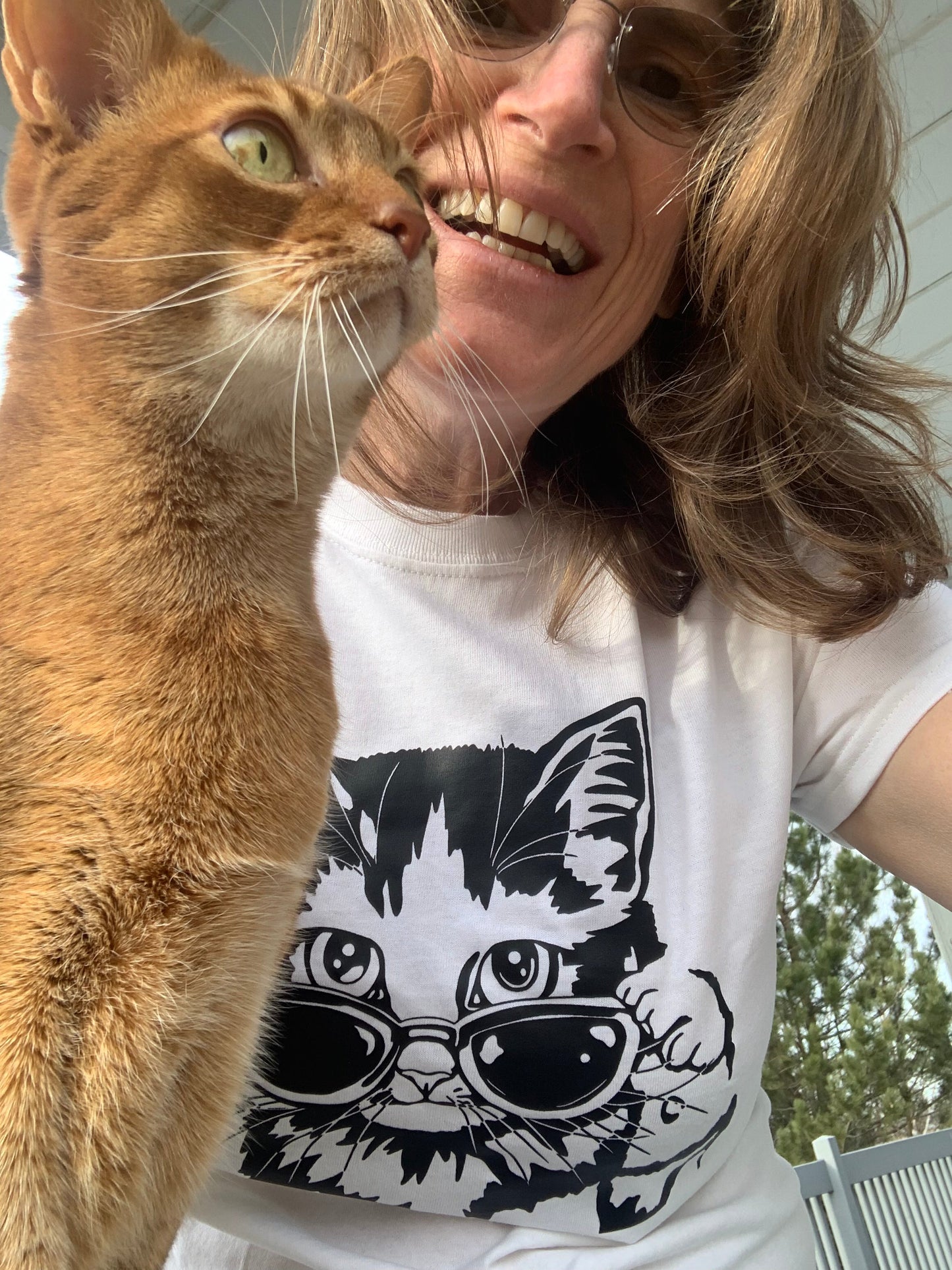 cool cat print on white 100% cotton t-shirt